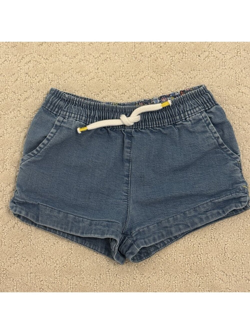 Mini Boden Girl's Denim Shorts size 6 Heart Pockets Elastic Pull-on Drawstring
